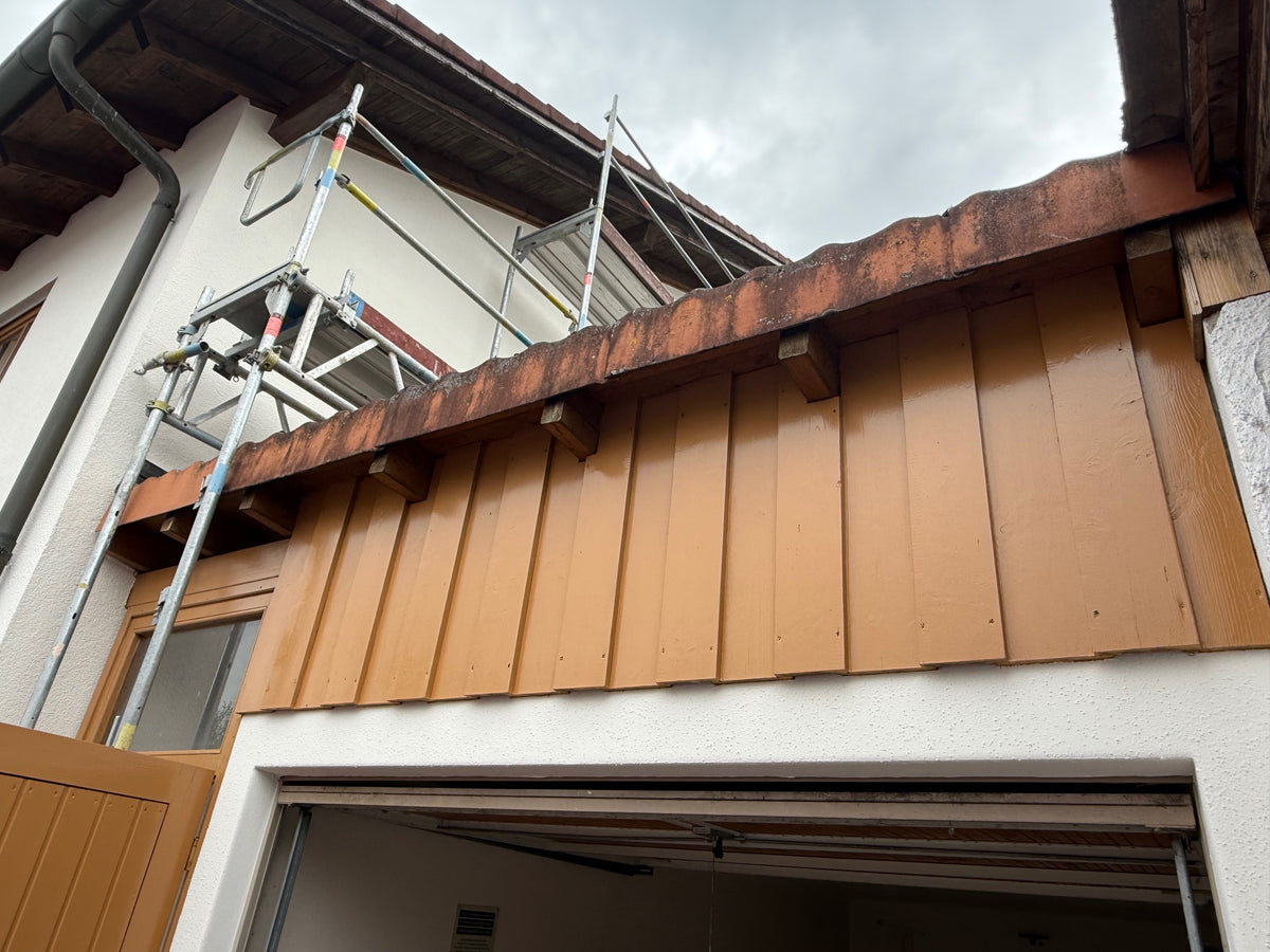 Praxisfoto: Holz lasieren mit dem Holzlasur-Set Comfort
