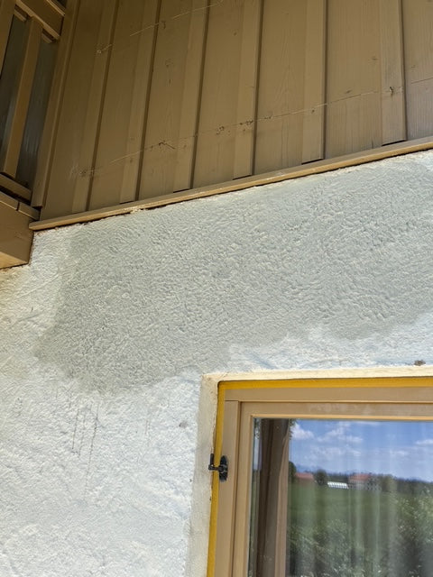 Praxisfoto: Fassade ausbessern mit dem Fassadenausbesserungs-Set Premium